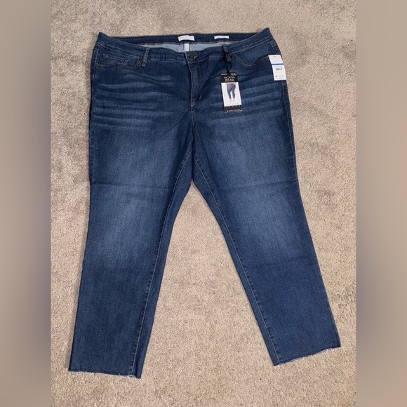 sofia by sofia vergara Denim - Skinny Ankle Pants 22W-Women's
Plus Size Mid-Rise SOFIA VERGARA